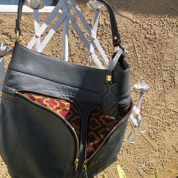 ORYANY - Picture 2 of 6